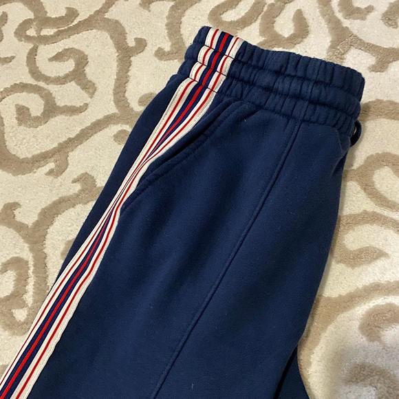 TNA Iconic Sweatpant - Picture 1 of 6